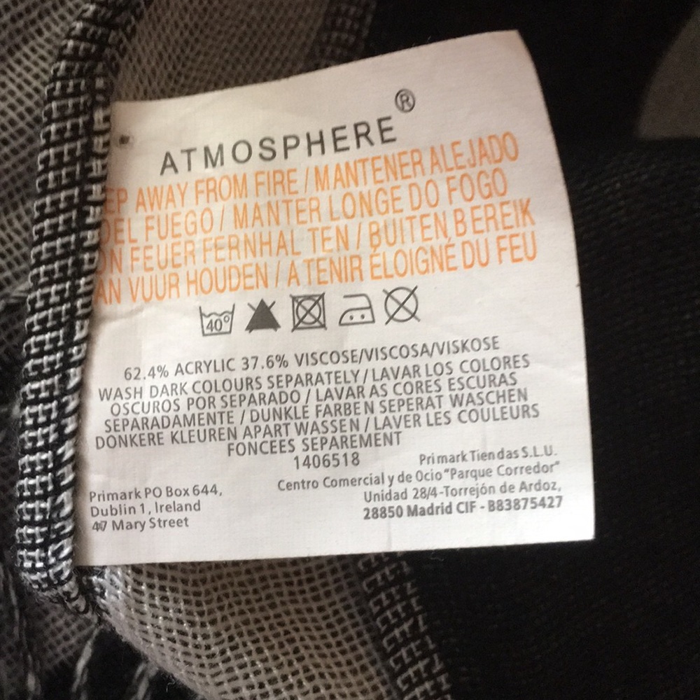 Geometric Pattern Wrap Scarf - image 3